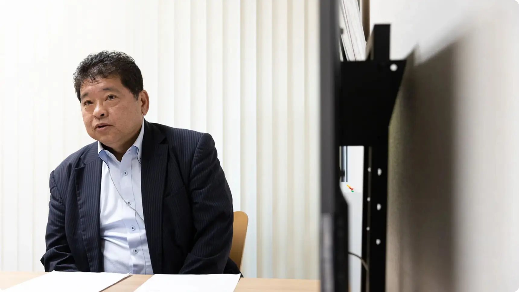 動画によるeラーニング学習システムを導入していましたが自発的に学ぶ社員は限られ、社内研修としては効果的でありませんでした。