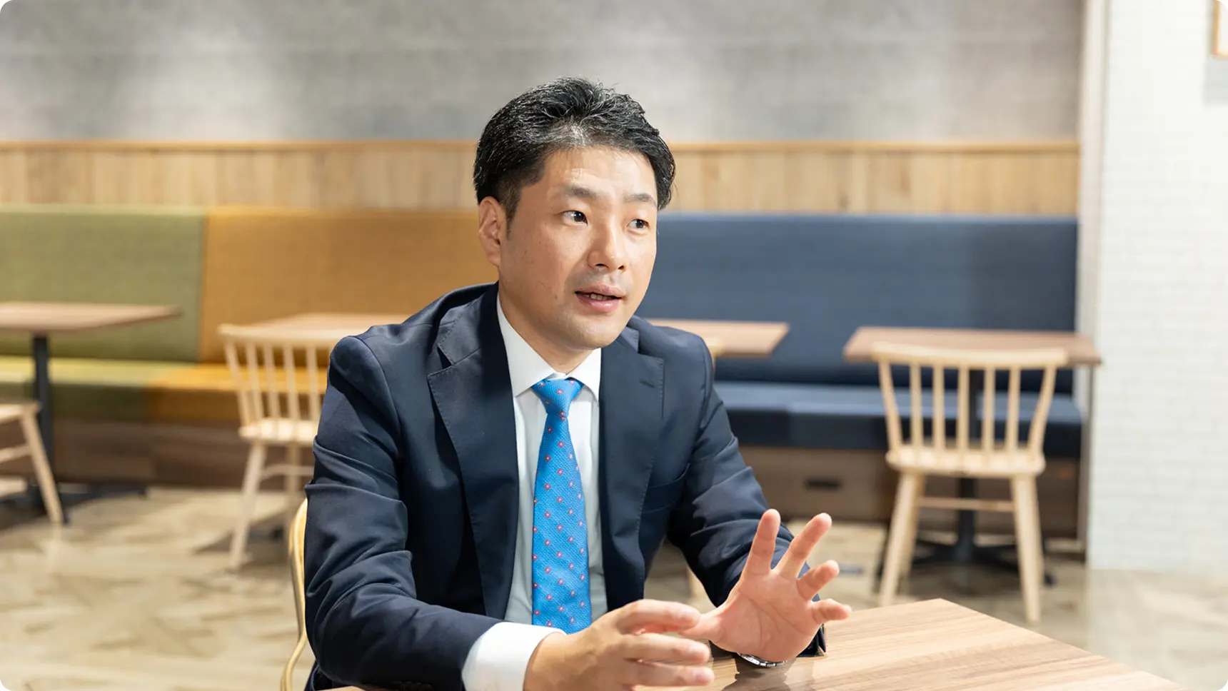 導入の最大の決め手は、「自社で作成した動画コンテンツをアップロードして管理できる点」です