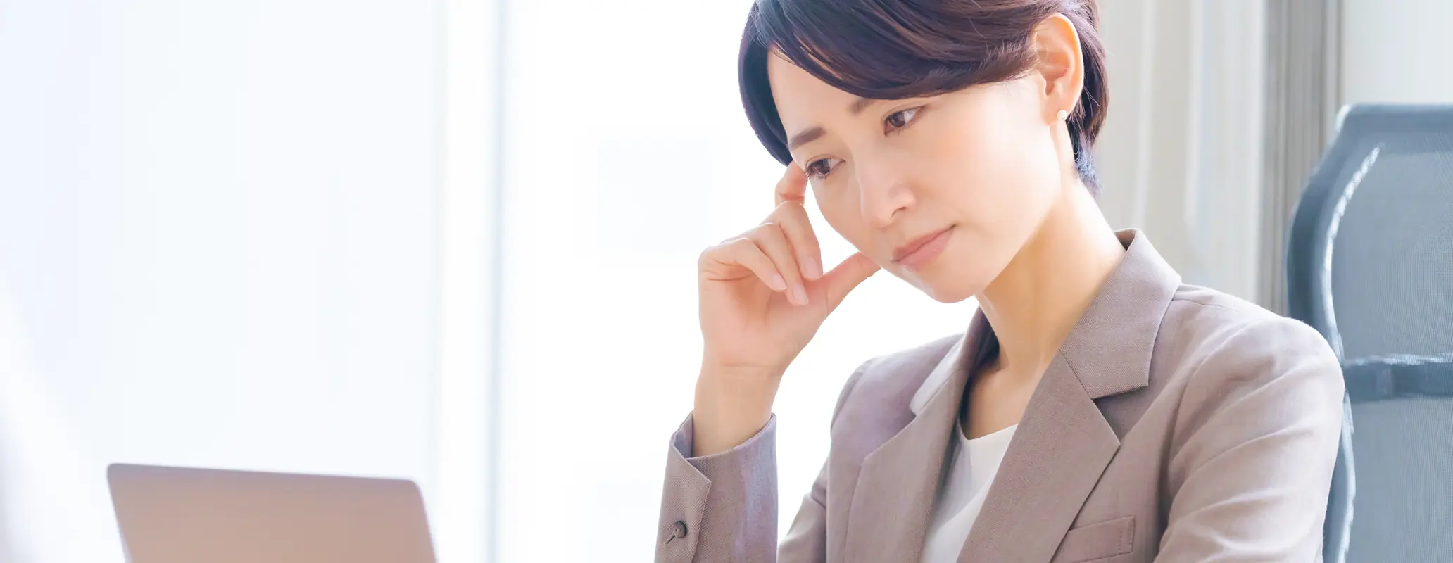 「おすすめ比較」だけで選ぶと失敗する?エンジニア研修選びの落とし穴