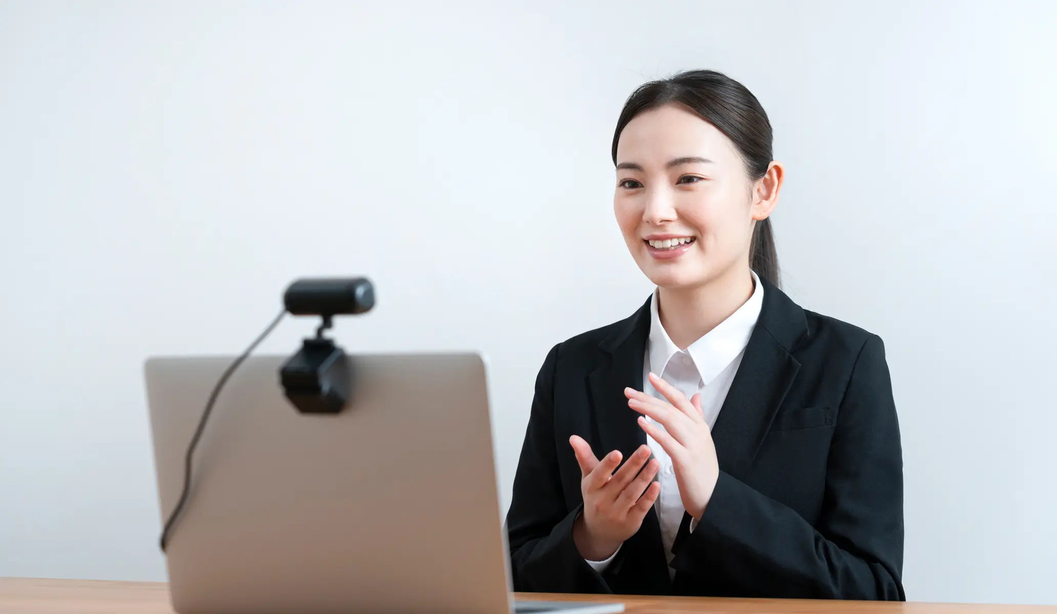 オンライン研修とは？メリット・デメリットやはじめ方、選びの方のポイントまで徹底解説