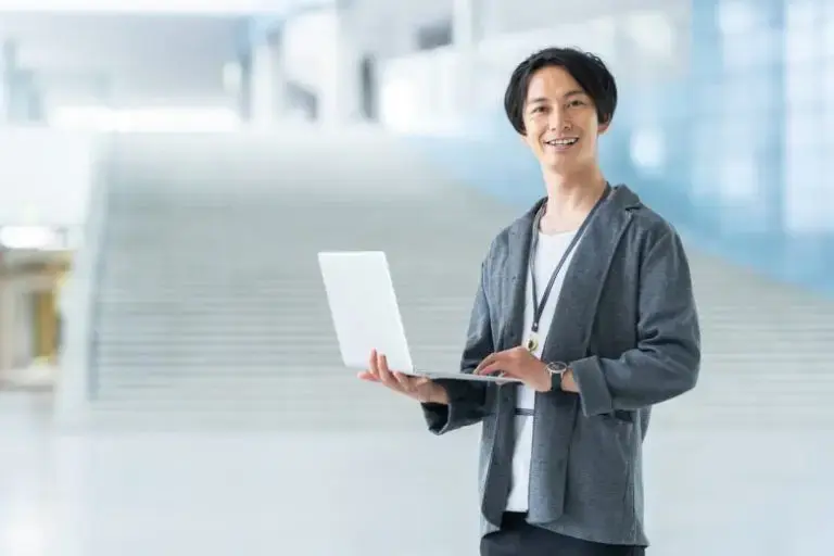 もっと詳しく学ぶなら東京ITスクールの「UI/UXデザイン入門講座」がおすすめ！