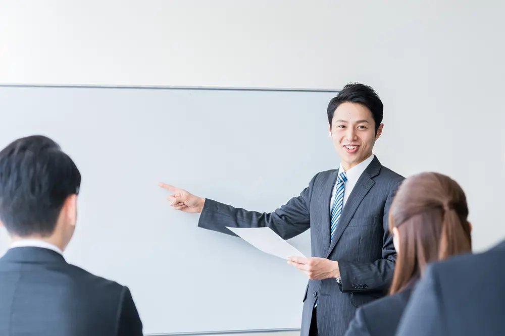 指導力に自信！現役エンジニア中心の講師陣