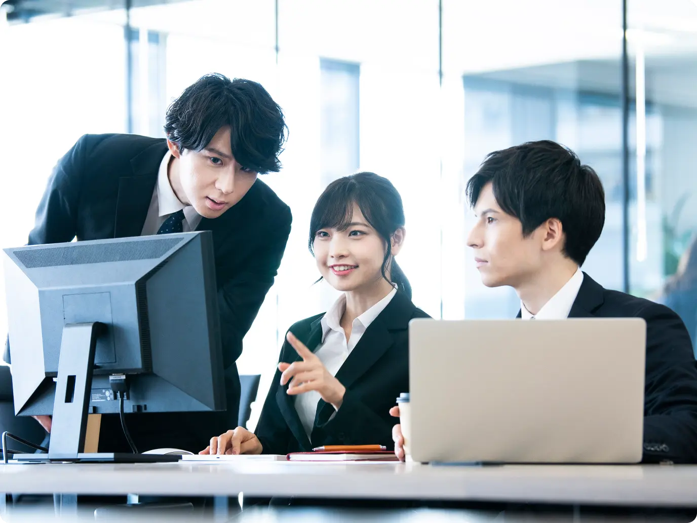 東京ITスクールのデータベース研修なら、現役エンジニア講師による実践的なスキルが身につく